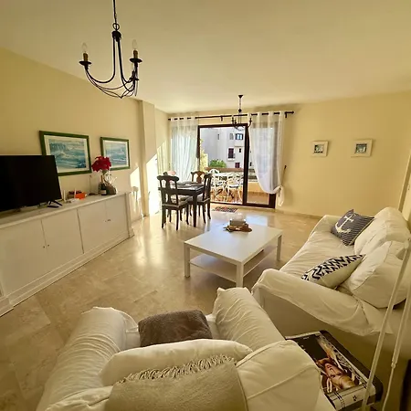 Costalita Playa إِستيبونا
