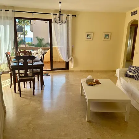 Costalita Playa * إِستيبونا